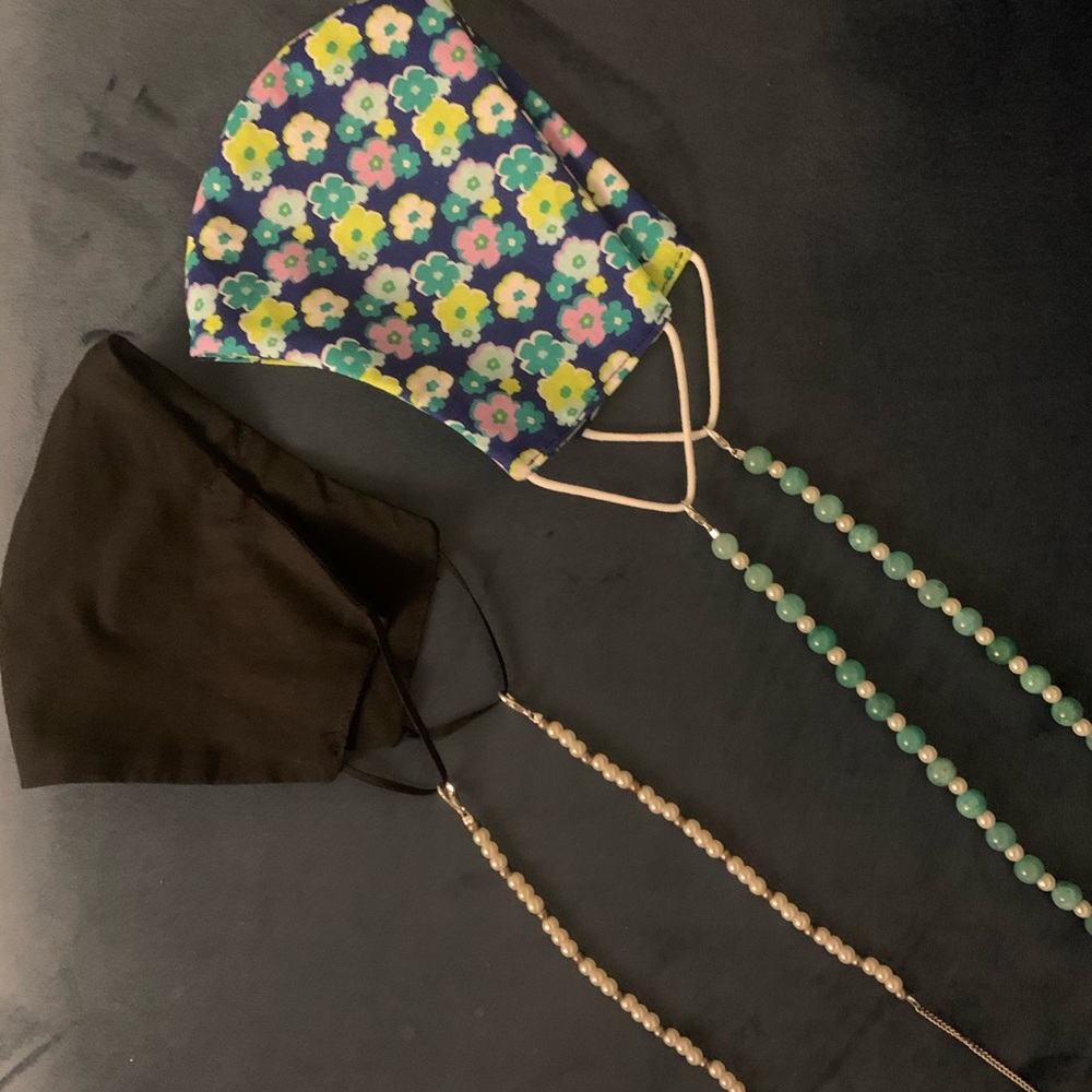 Face mask chain holder! + mask!